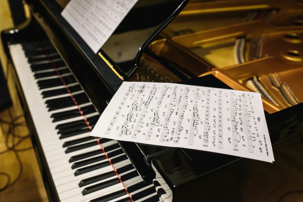 Cours de piano personnalisés à Metz pour tous les niveaux
